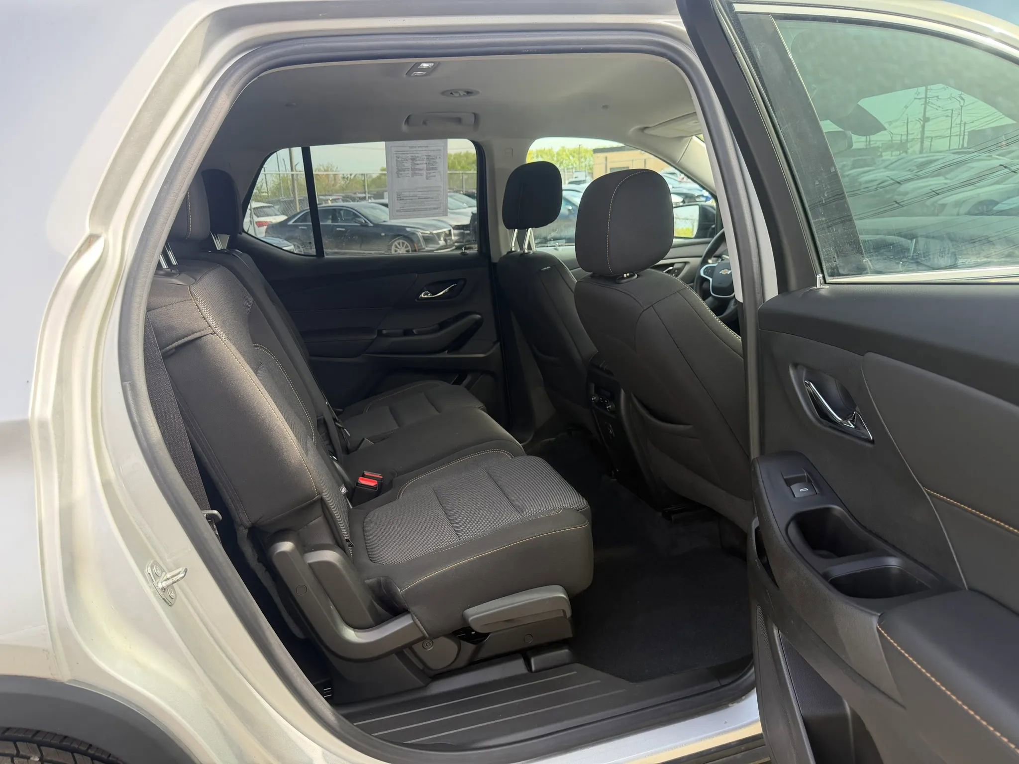 Used 2020 Chevrolet Traverse LS AWD/4WD image 29