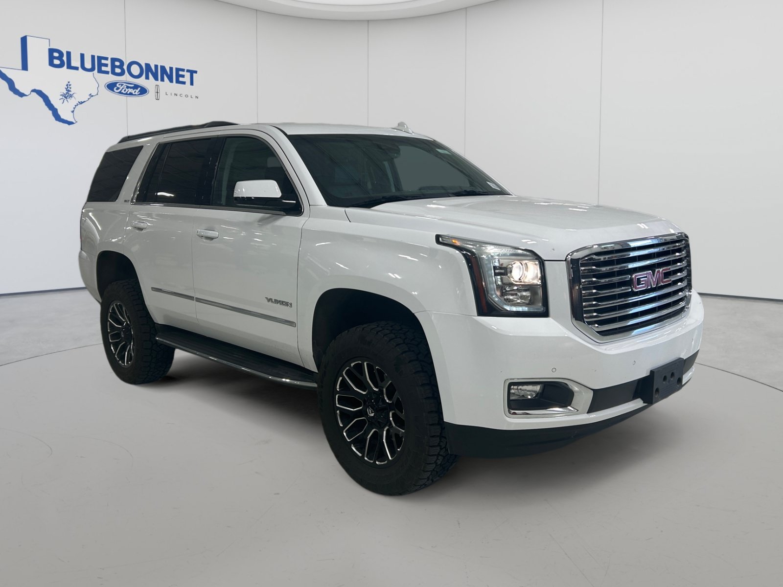Used 2020 GMC Yukon SLT w/ Premium Edition AWD/4WD image 3