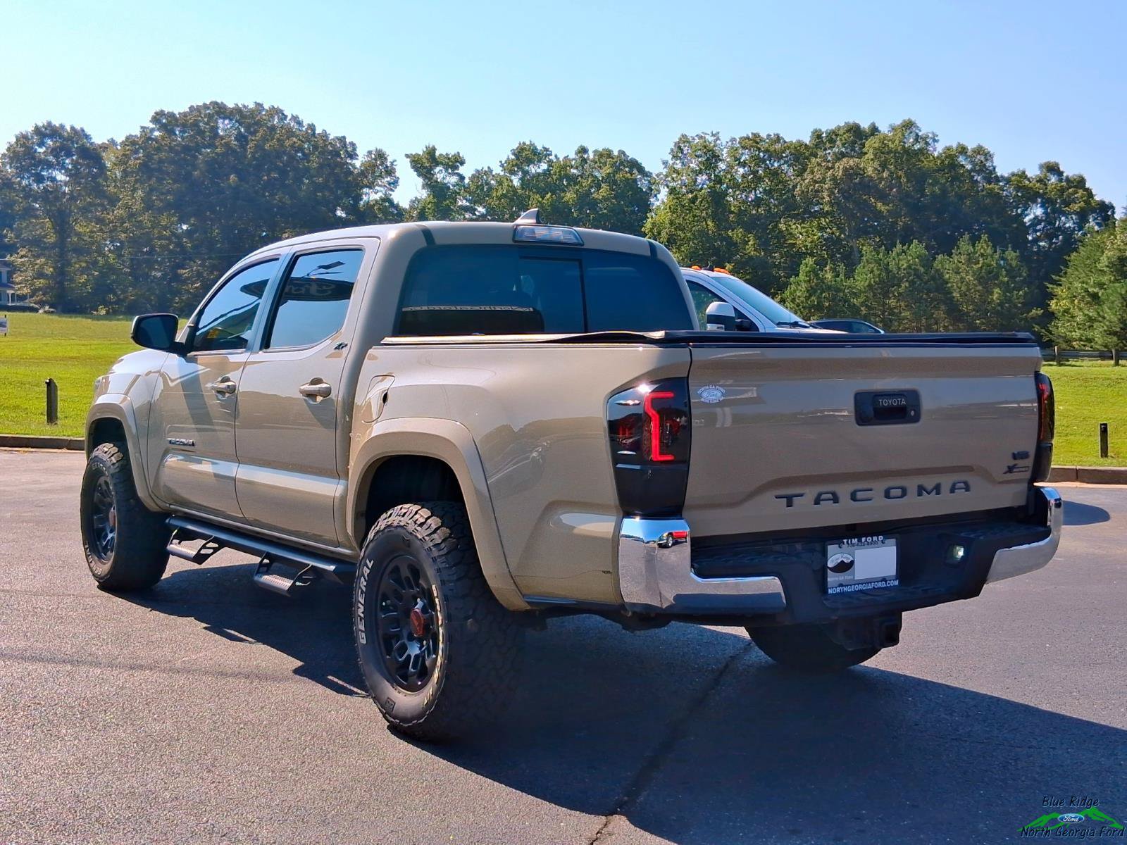 Used 2019 Toyota Tacoma SR5 RWD image 3