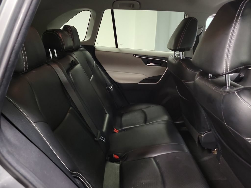 Used 2020 Toyota RAV4 XLE FWD image 28
