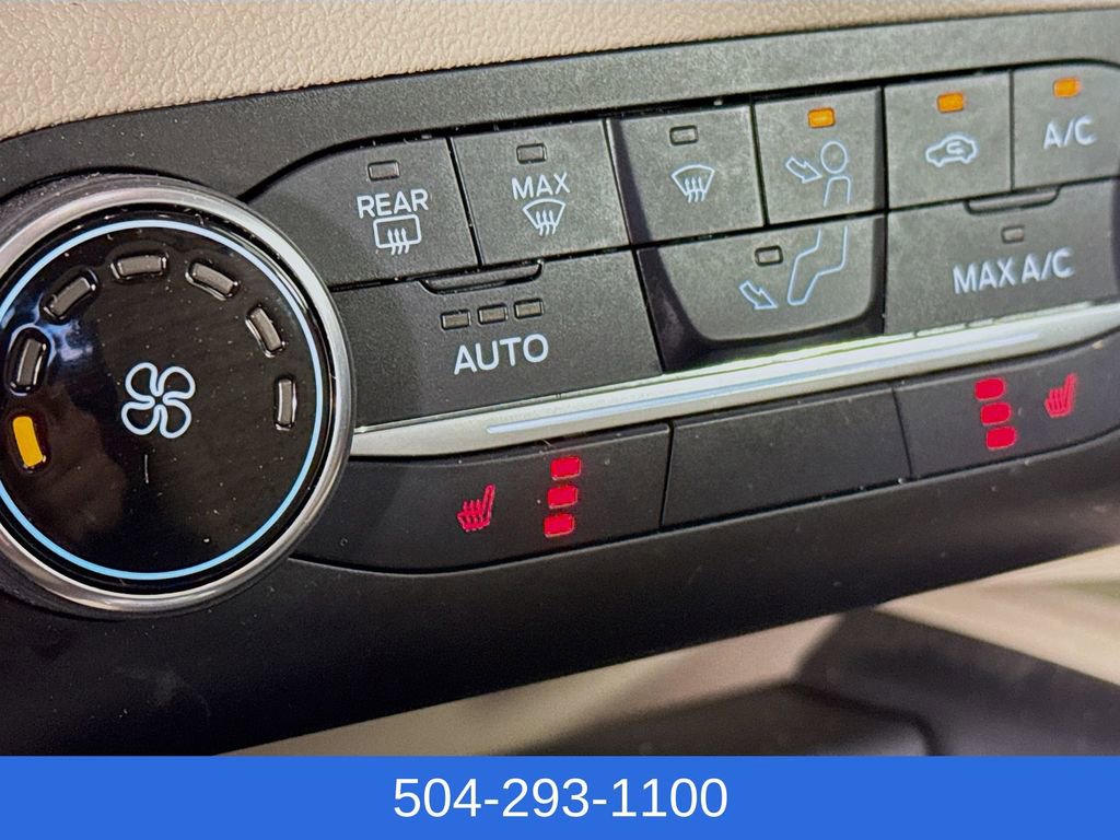 Used 2020 Ford Escape SE image 19