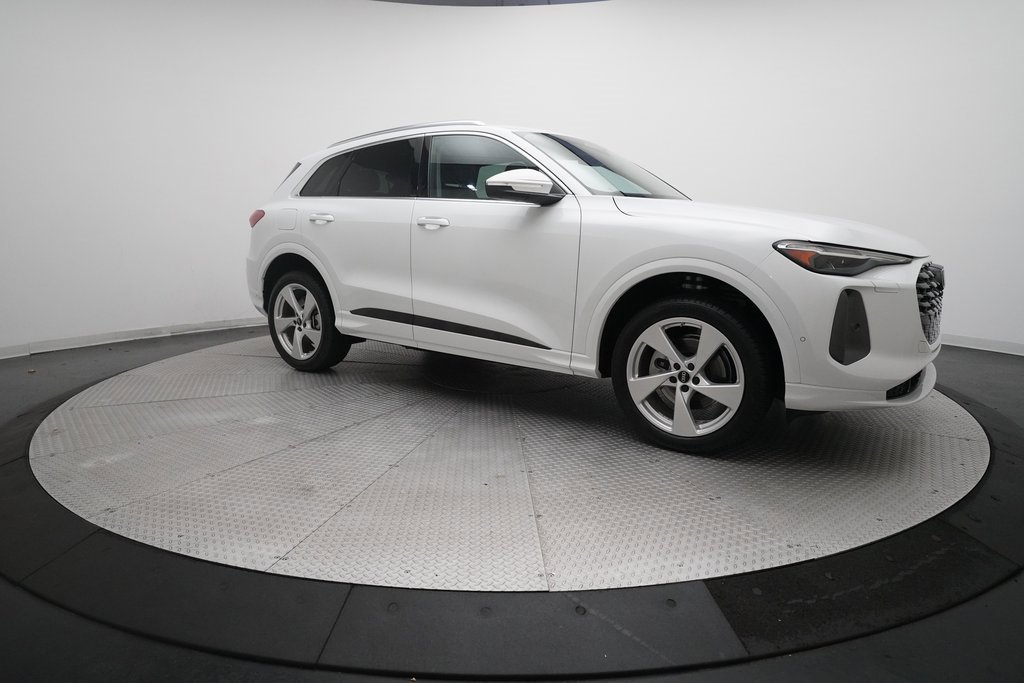 Used 2025 Audi Q5 Premium Plus w/ Premium Plus image 6