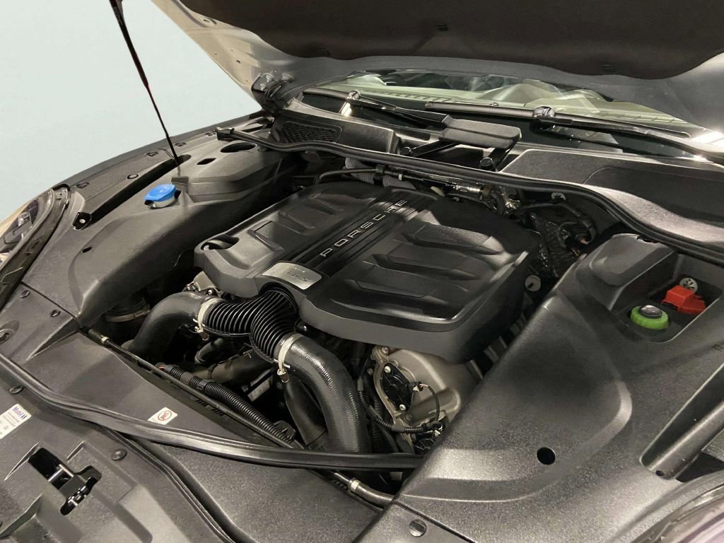 Used 2017 Porsche Cayenne S AWD/4WD image 12