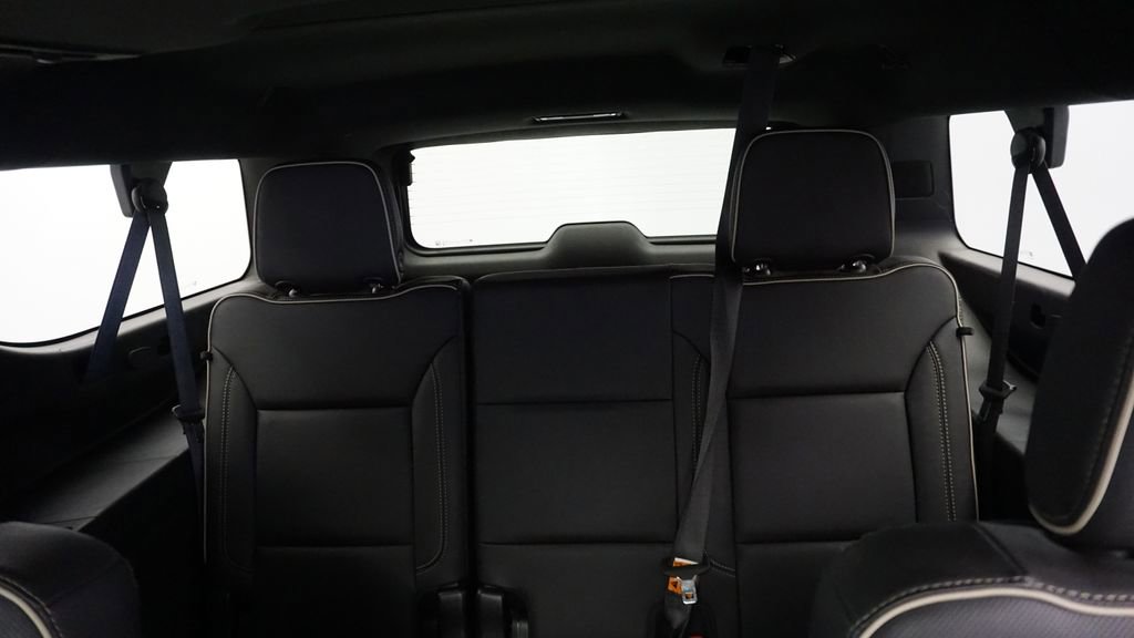 Used 2021 GMC Yukon XL SLT w/ SLT Premium Package image 31