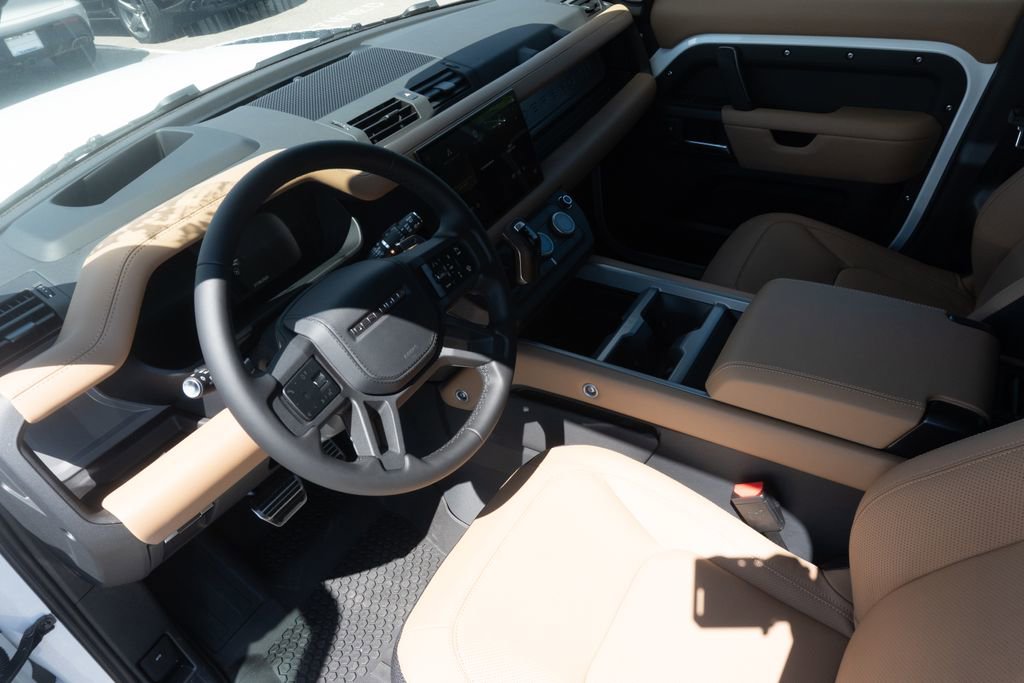 New 2025 Land Rover Defender 110 V8 image 18