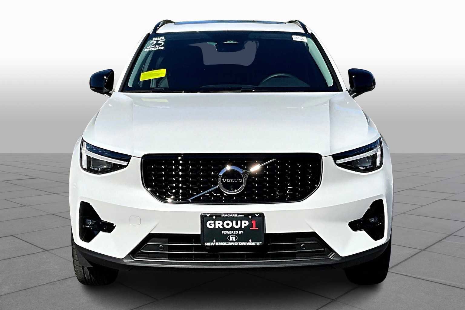 New 2025 Volvo XC40 B5 Plus w/ Protection Package Premier image 2