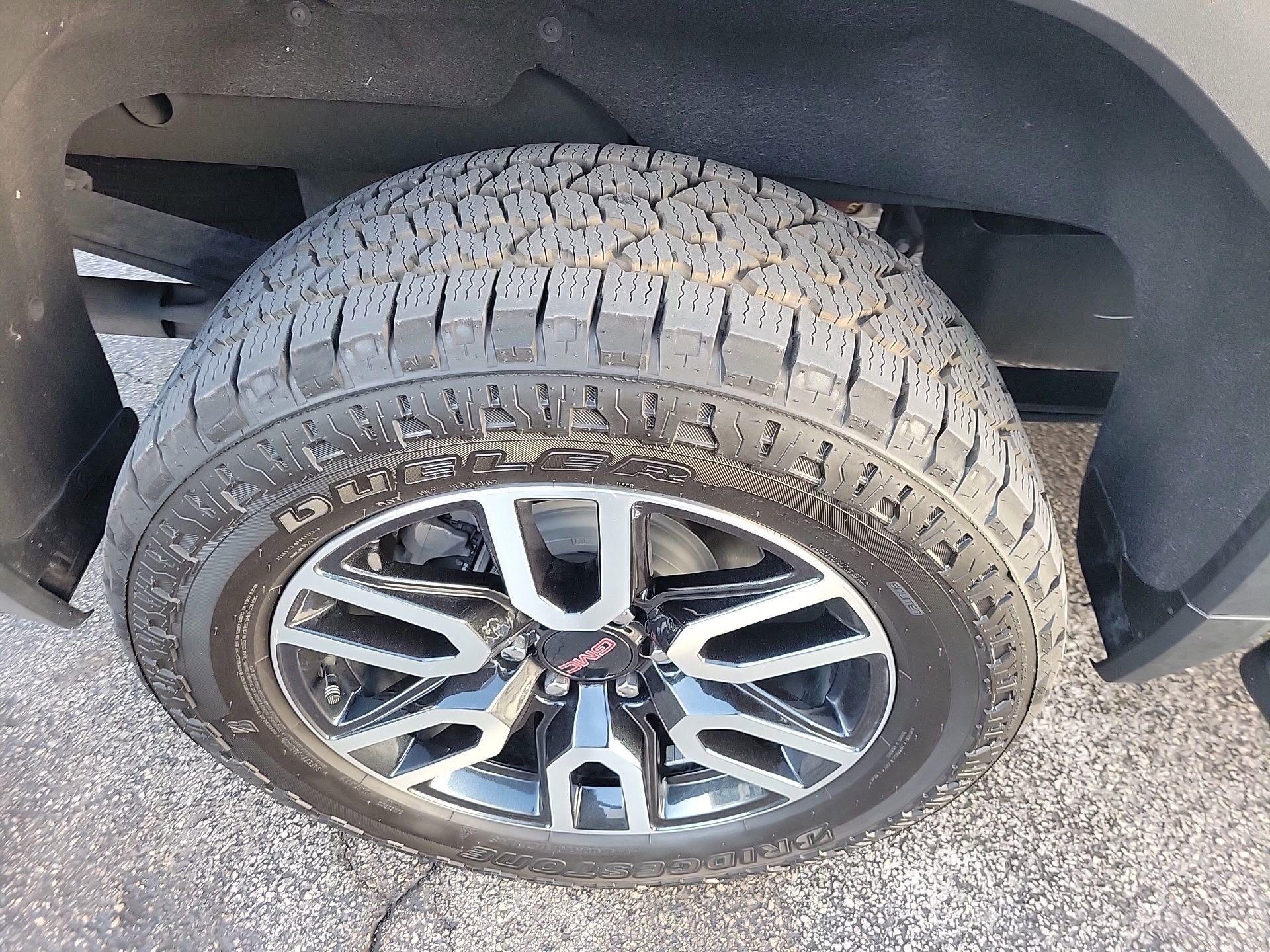 Used 2023 GMC Sierra 1500 AT4 w/ AT4 Premium Package image 10