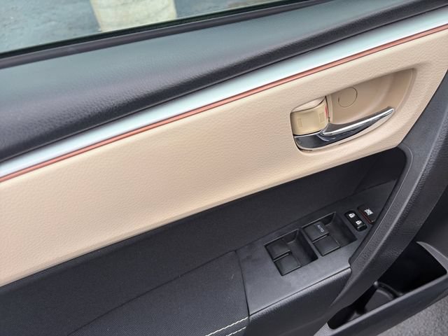 Used 2015 Toyota Corolla LE FWD image 13