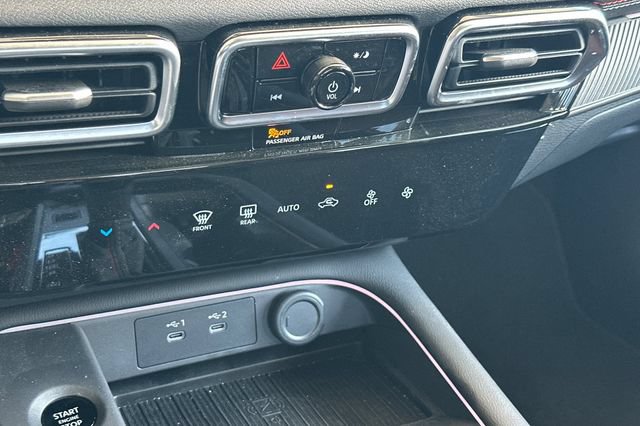 Used 2026 Nissan Sentra SR w/ Floor Mat Package FWD image 19