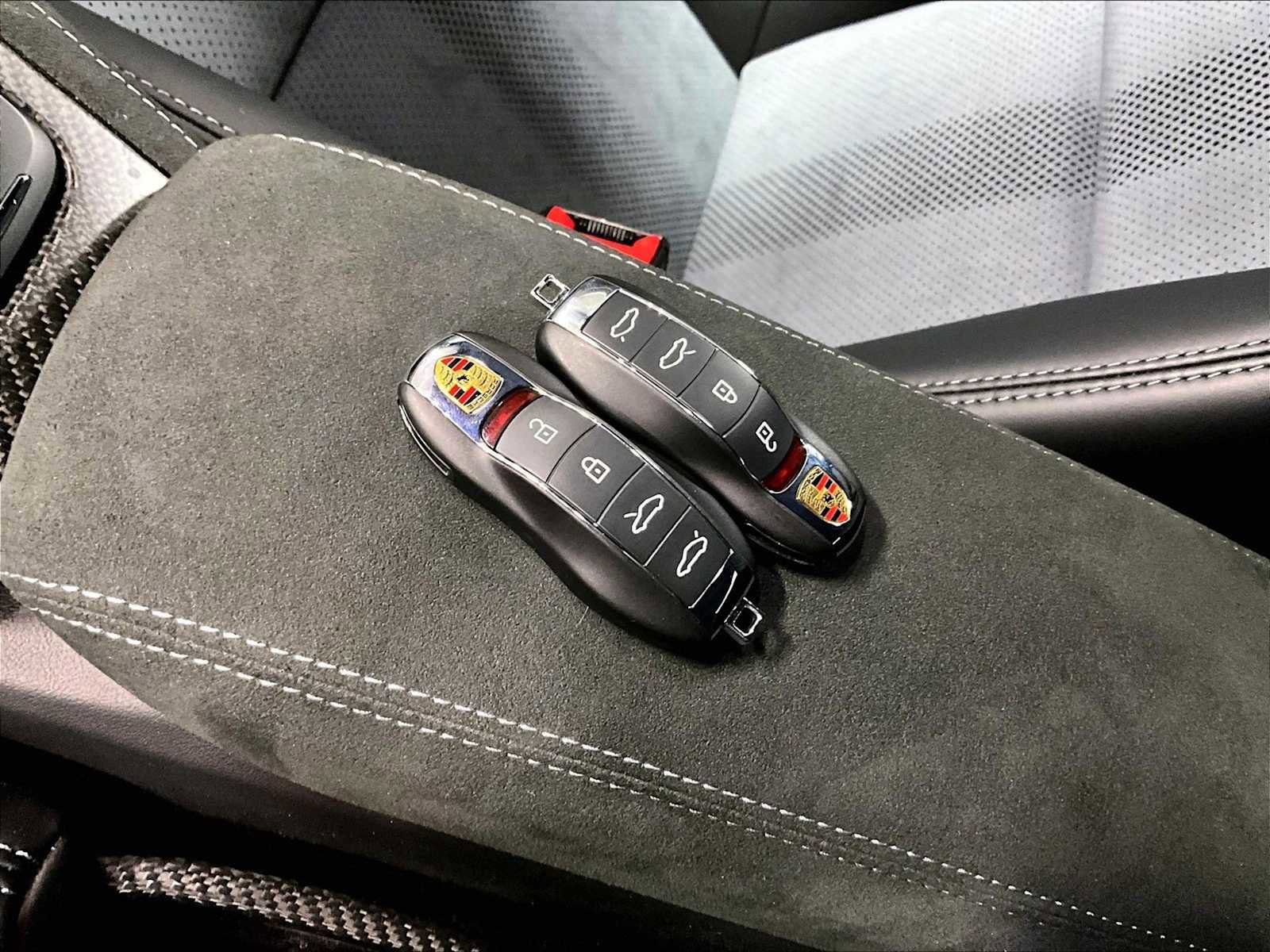 Used 2025 Porsche 718 Boxster Spyder RS image 37