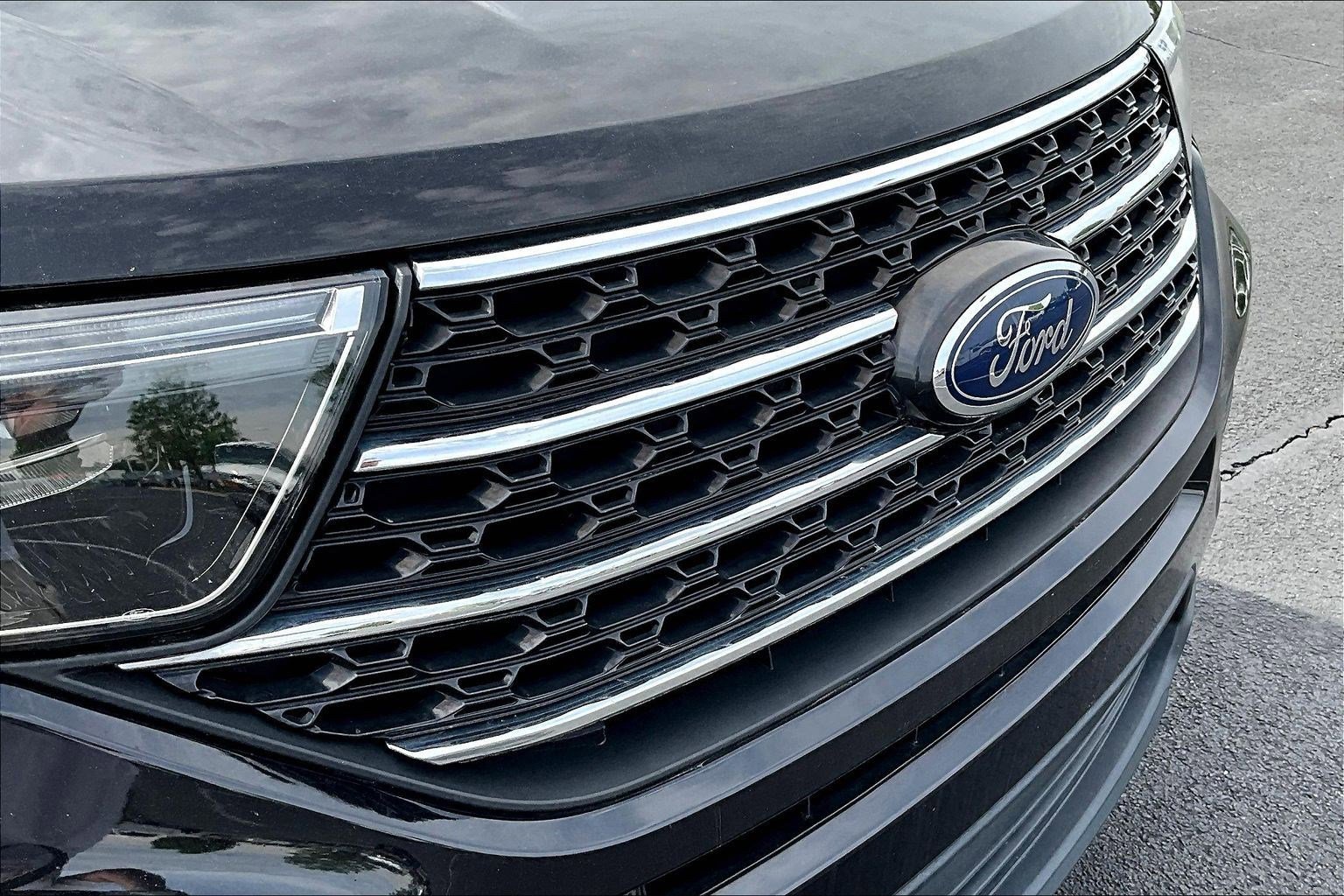 Used 2022 Ford Explorer XLT AWD/4WD image 32