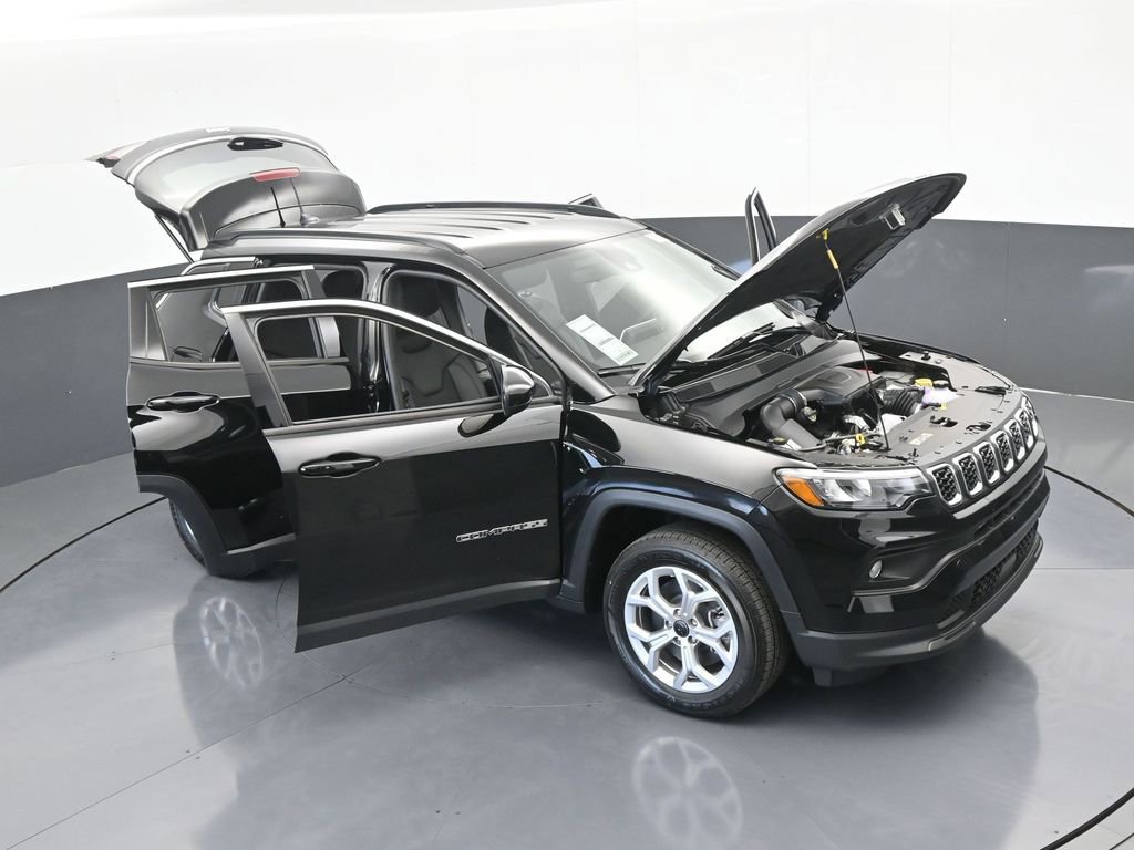 Used 2025 Jeep Compass Latitude image 63