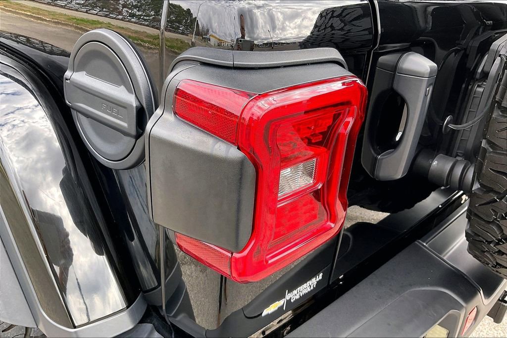 Used 2023 Jeep Wrangler Unlimited Rubicon 392 image 27