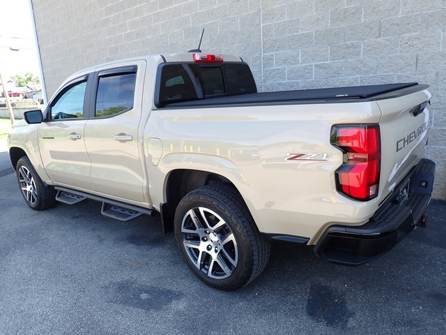 Used 2023 Chevrolet Colorado Z71 w/ Z71 Convenience Package 2 AWD/4WD image 2