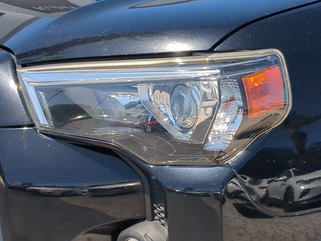 Used 2019 Toyota 4Runner SR5 AWD/4WD image 7
