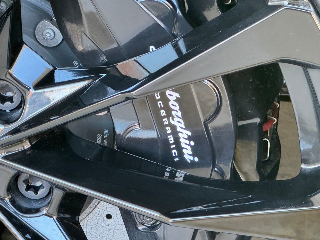 Used 2022 Lamborghini Urus image 35