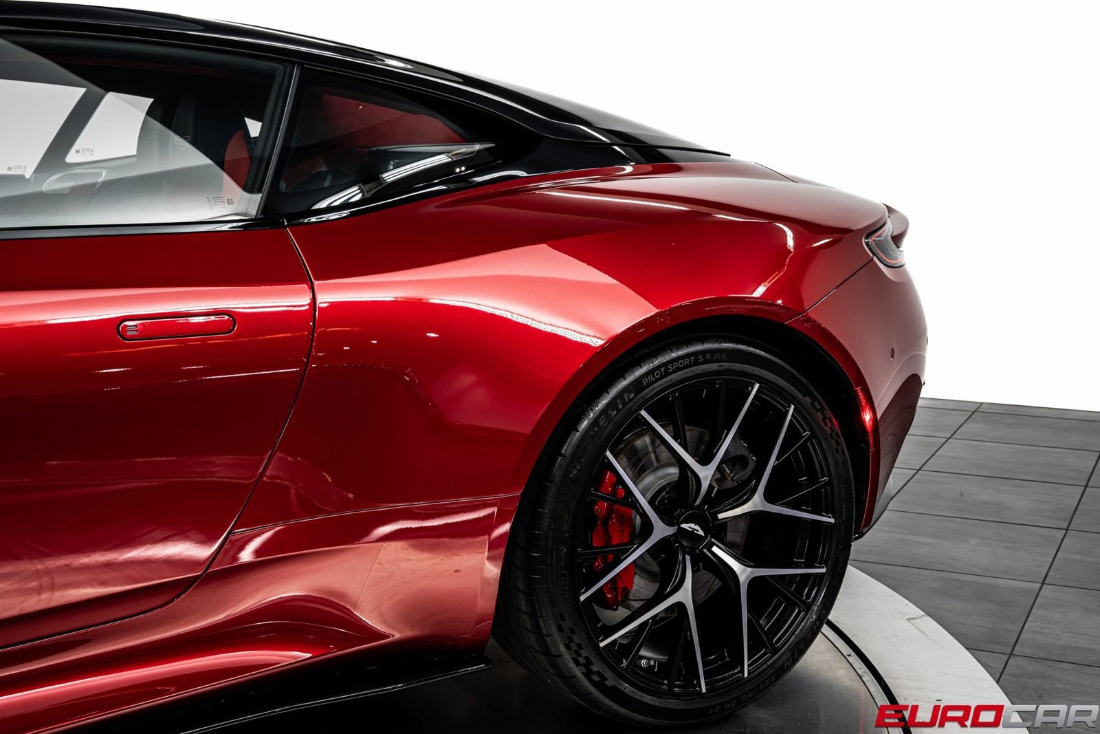 Used 2024 Aston Martin DB12 Coupe image 15