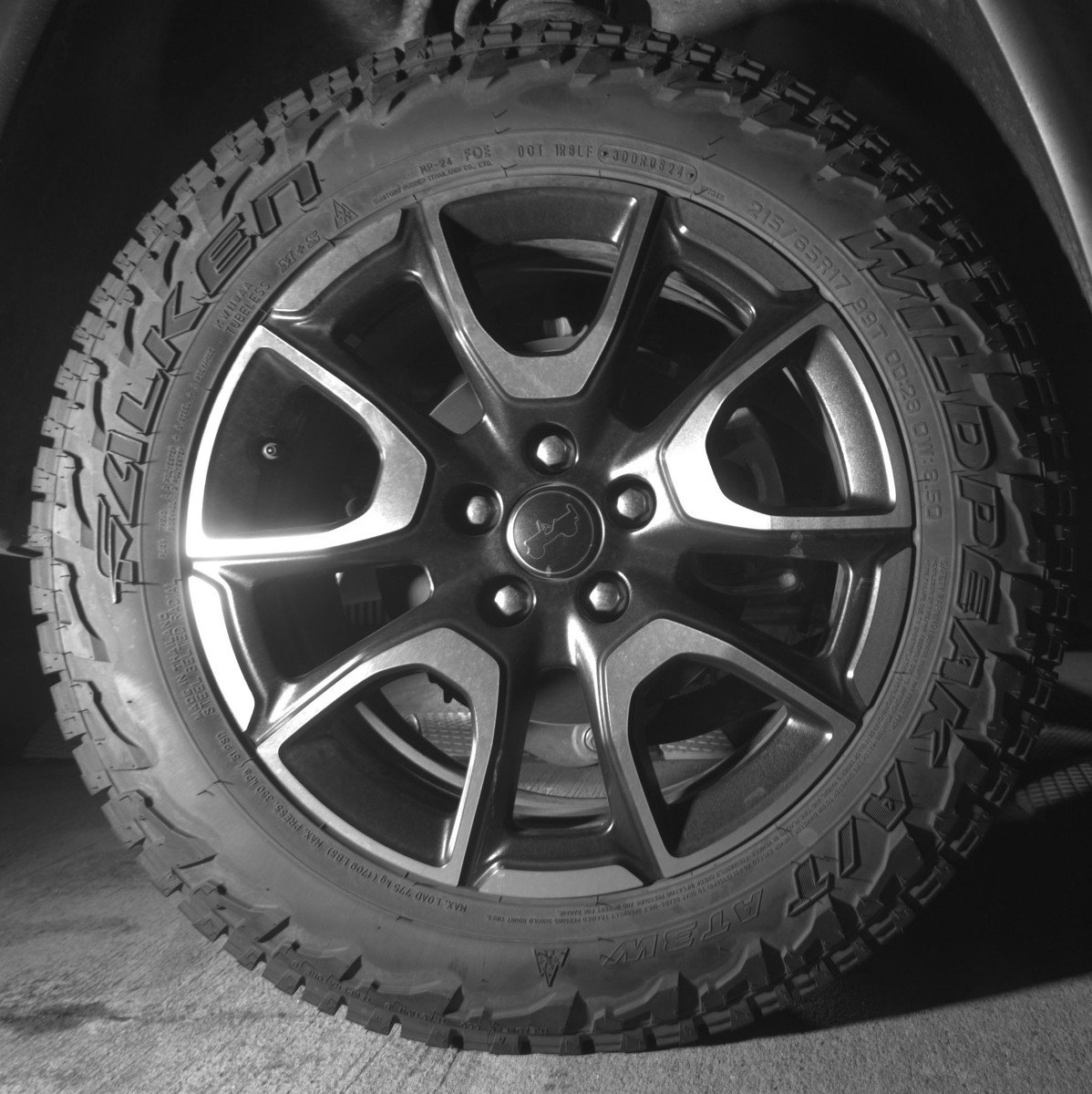 Used 2025 Jeep Compass Trailhawk image 15