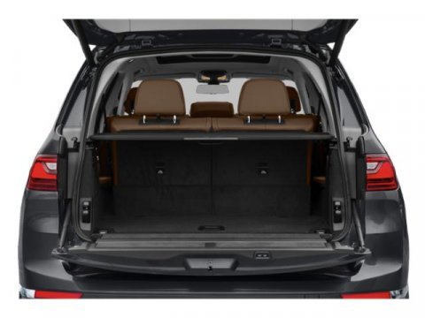 Used 2022 BMW X7 M50i image 14