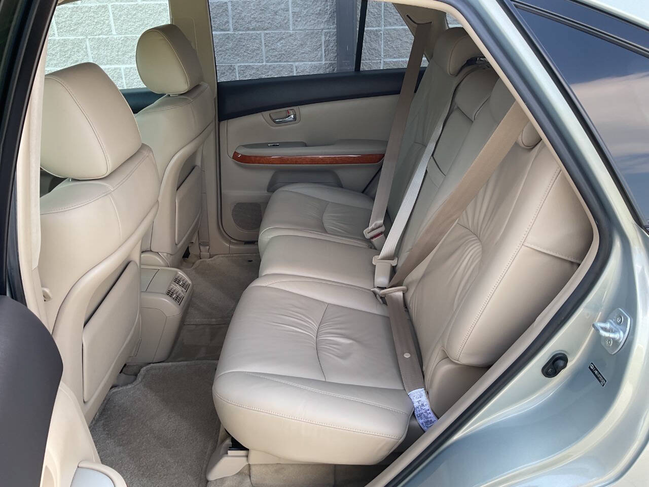 Used 2007 Lexus RX 400h AWD image 30