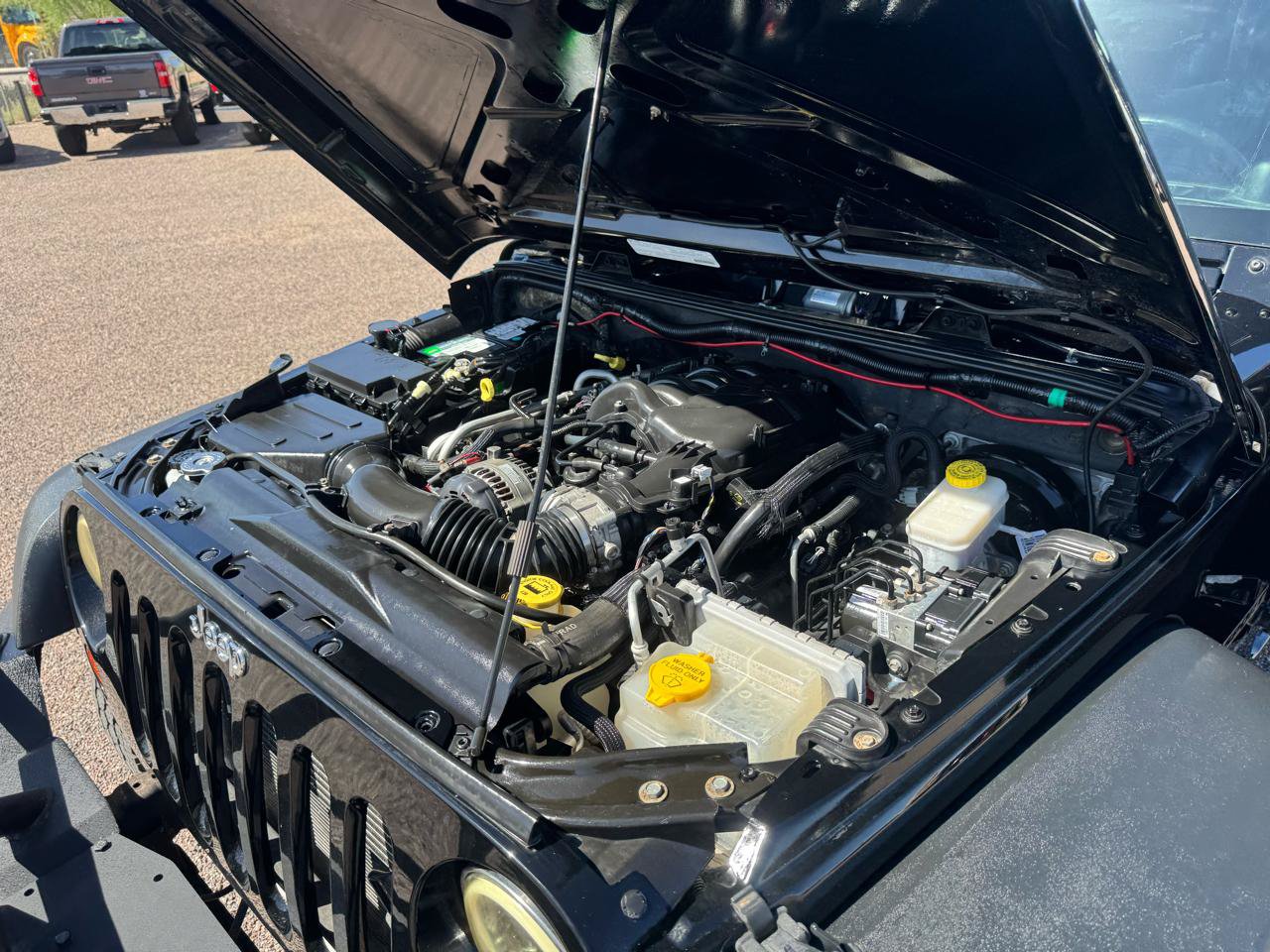 Used 2012 Jeep Wrangler Sport w/ Connectivity Group AWD/4WD image 43