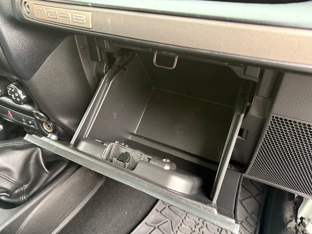 Used 2013 Jeep Wrangler Sahara image 40