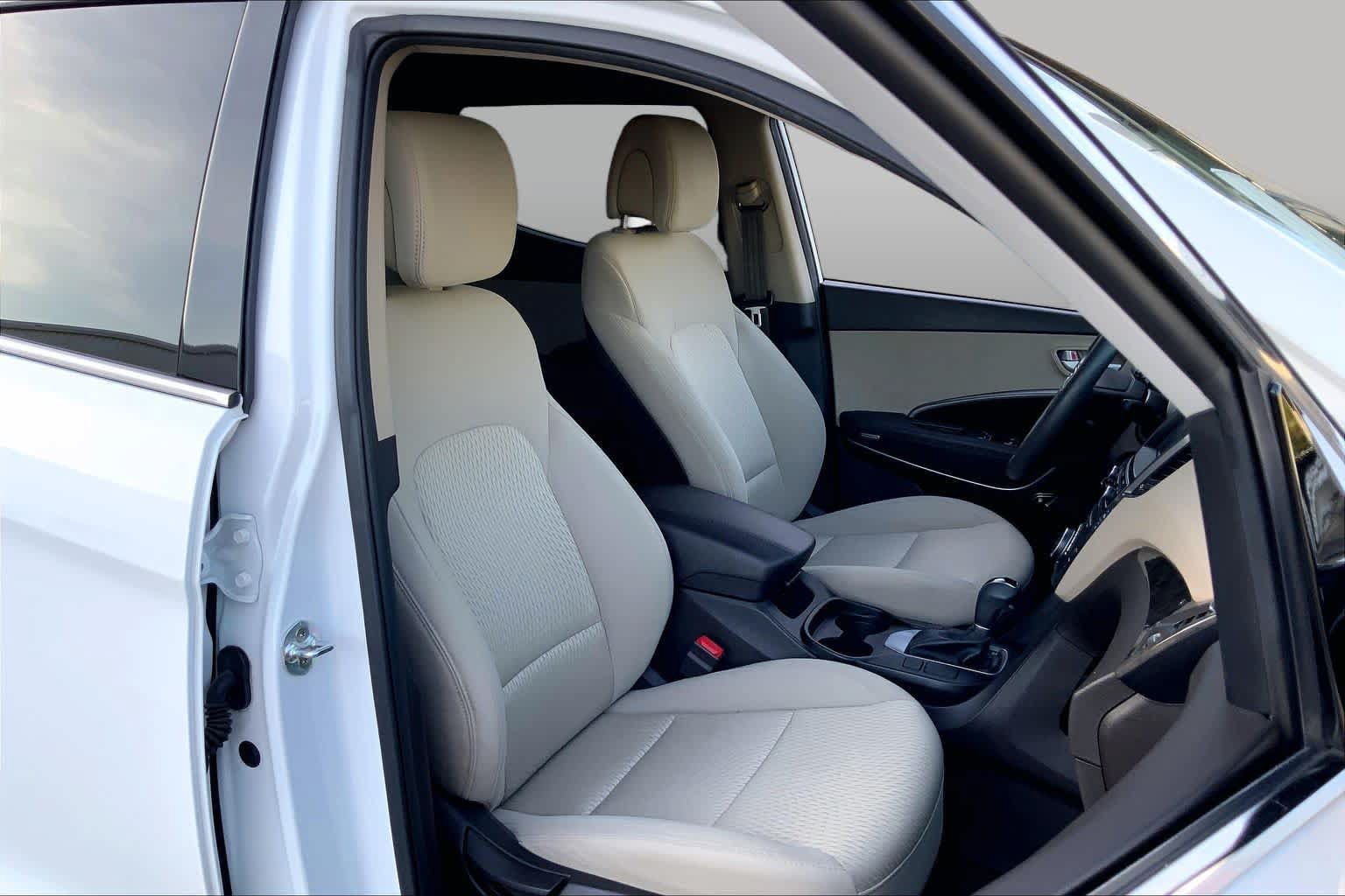 Used 2017 Hyundai Santa Fe Sport FWD image 9