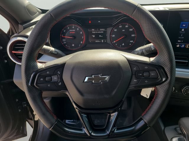 Used 2025 Chevrolet Trax RS w/ Driver Confidence Package FWD image 25