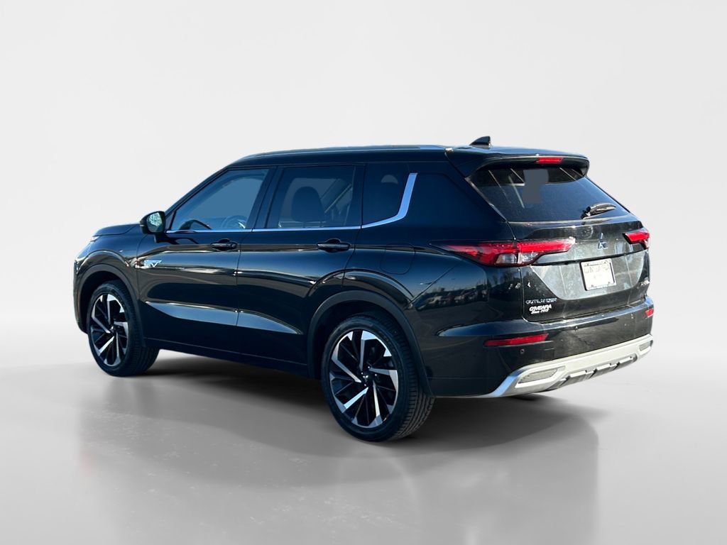 Used 2024 Mitsubishi Outlander SEL image 3