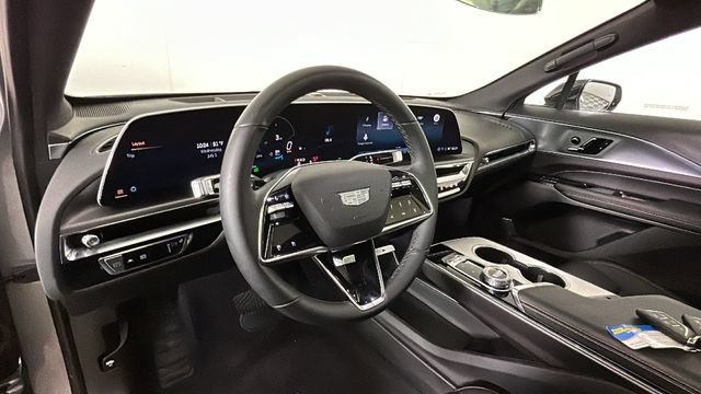 Used 2024 Cadillac Lyriq Tech RWD image 13