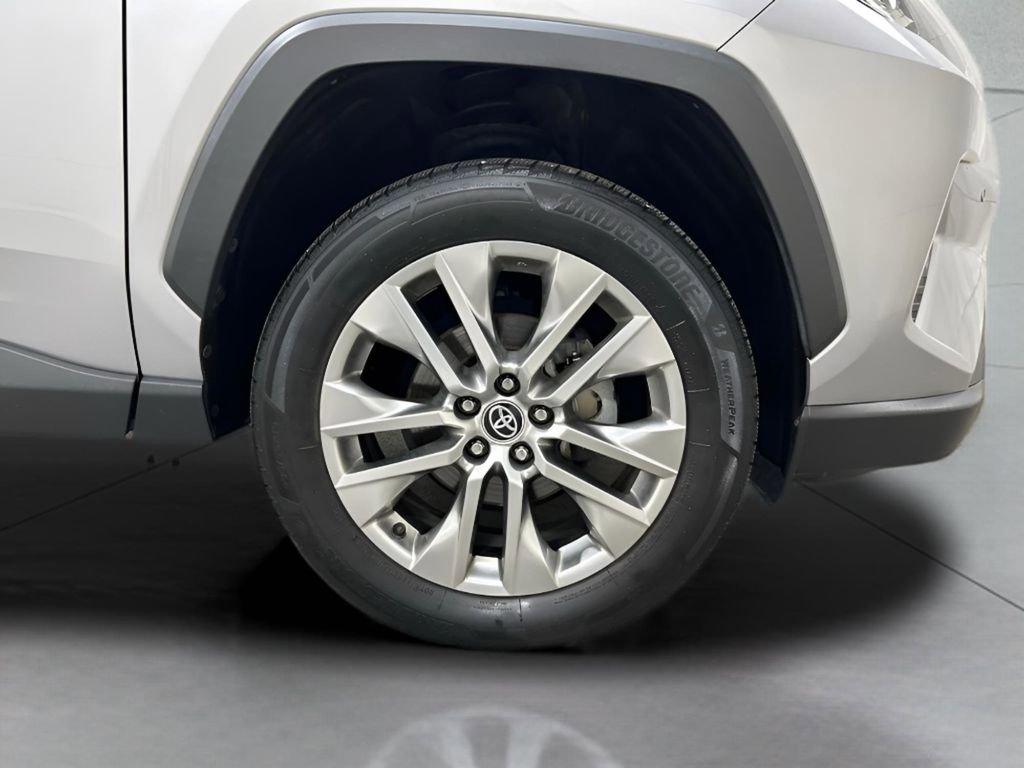 Used 2021 Toyota RAV4 Limited image 11