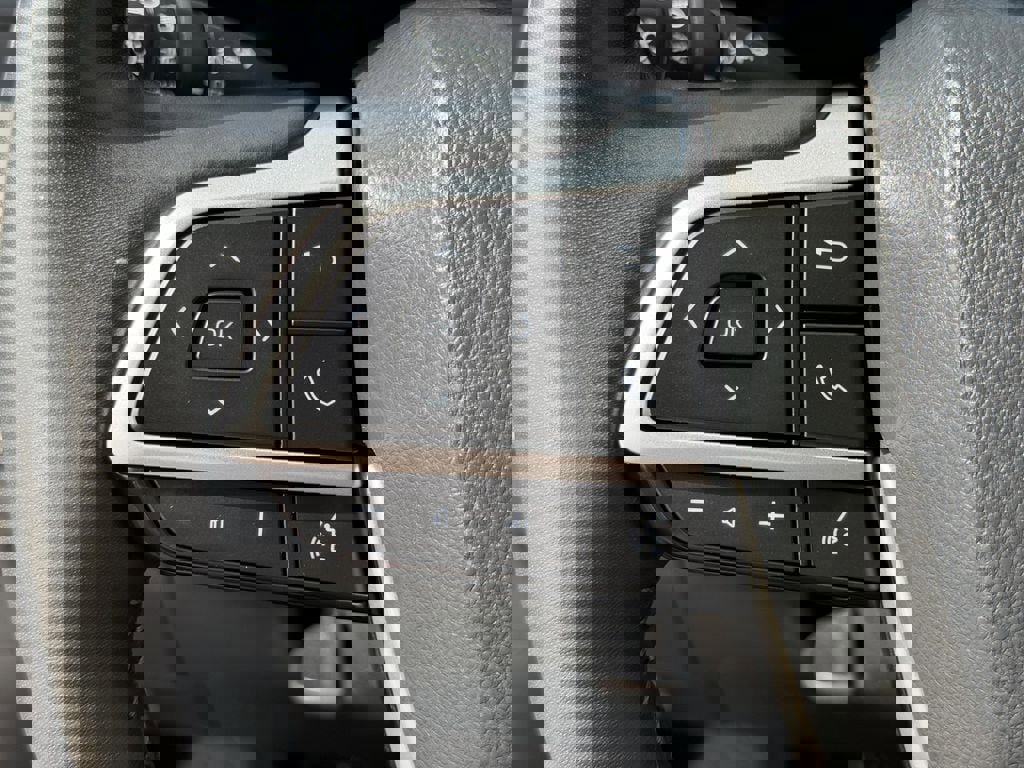 Used 2024 Toyota Highlander Platinum FWD image 24