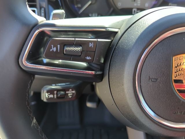 Used 2025 Porsche Macan S image 12