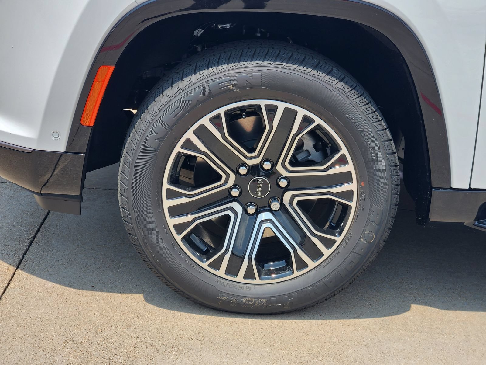New 2026 Jeep Grand Wagoneer 4WD image 11