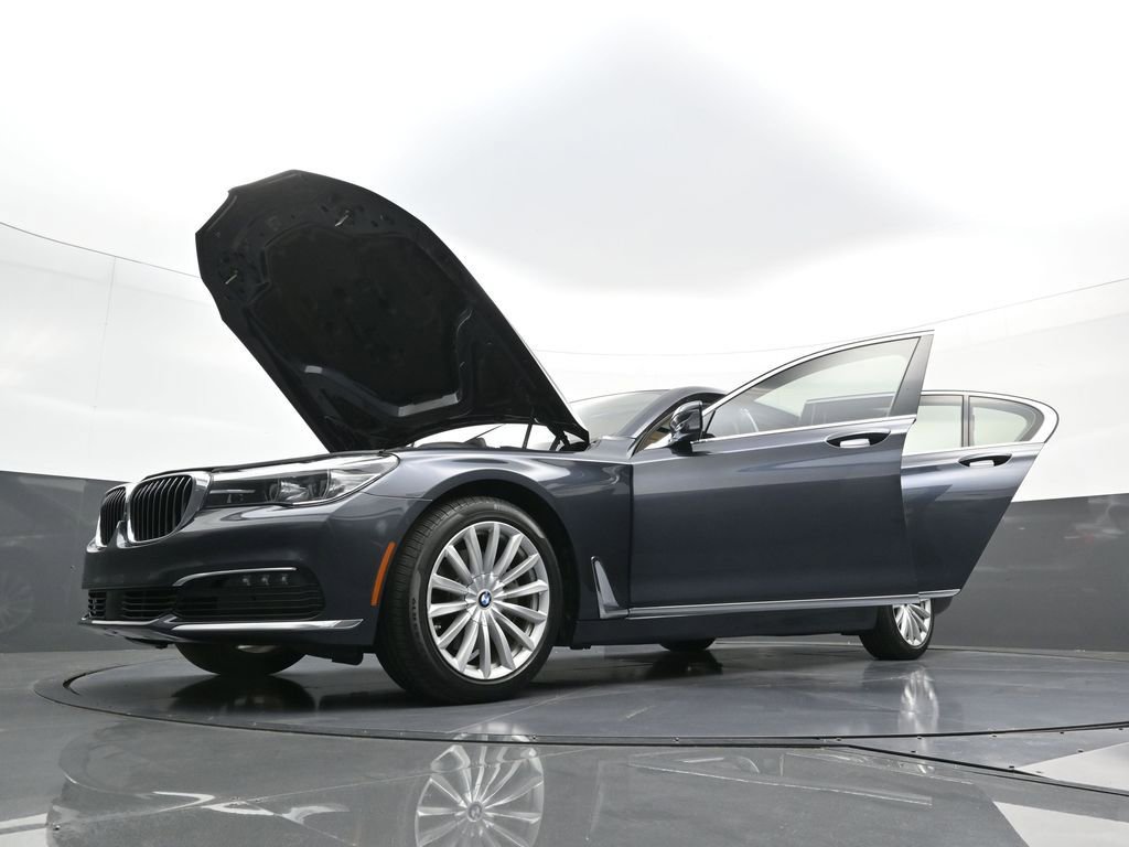 Used 2016 BMW 740i RWD image 40