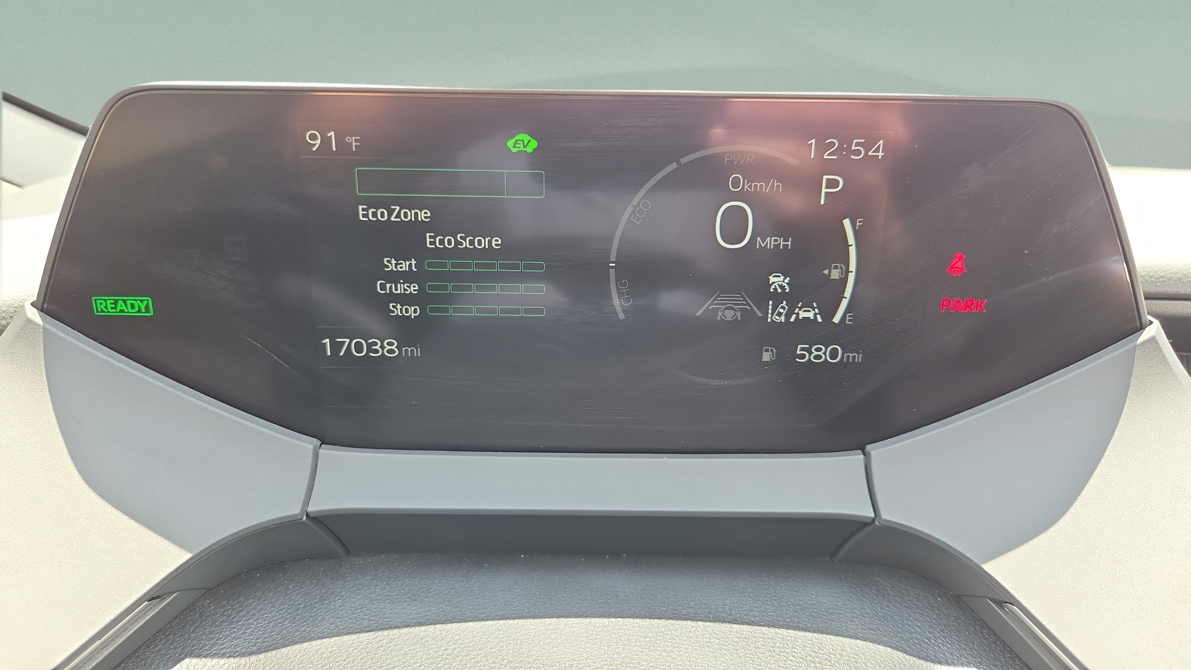 Certified 2025 Toyota Prius LE FWD image 26