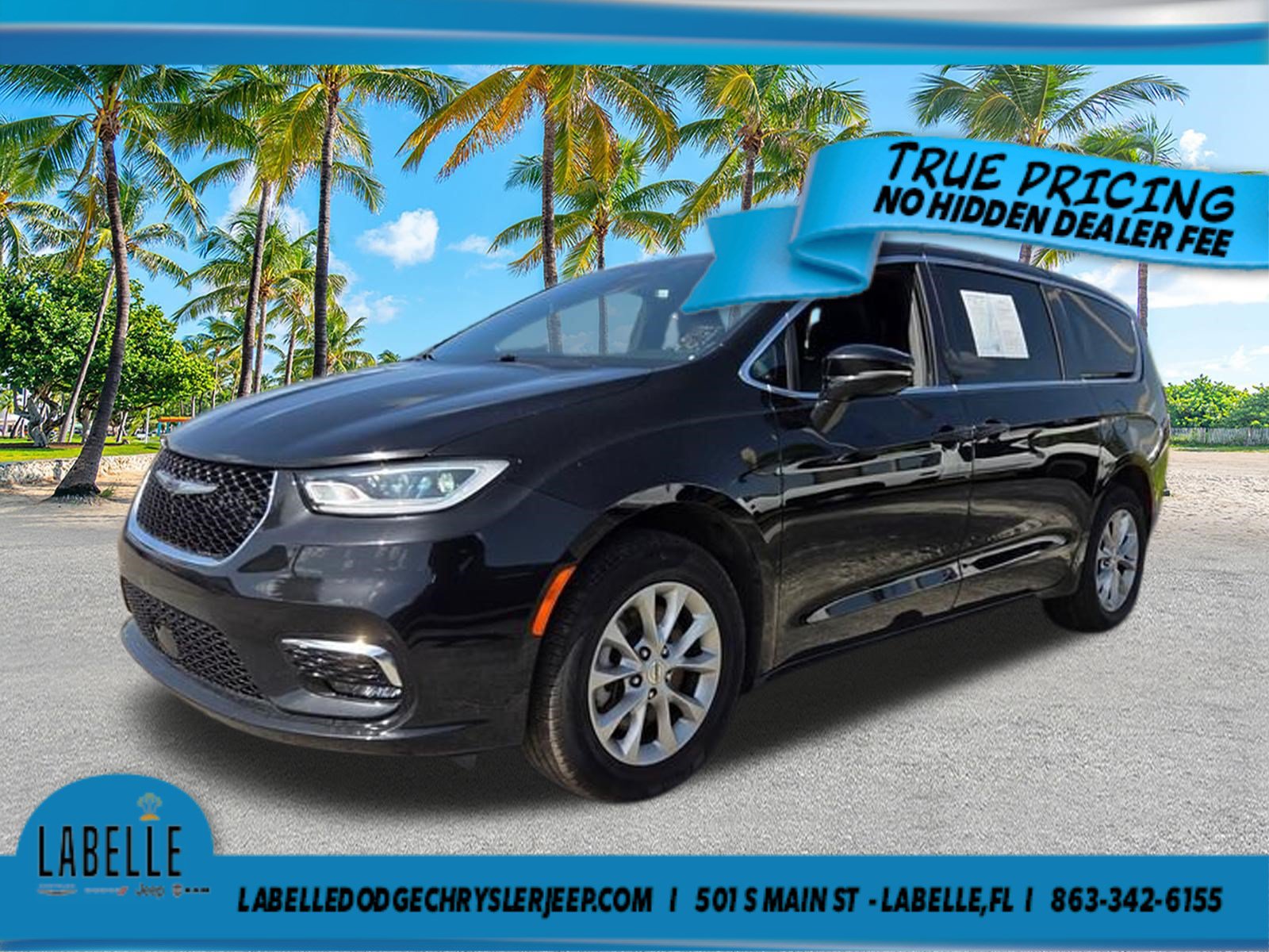 Used 2025 Chrysler Pacifica Select AWD/4WD image 3