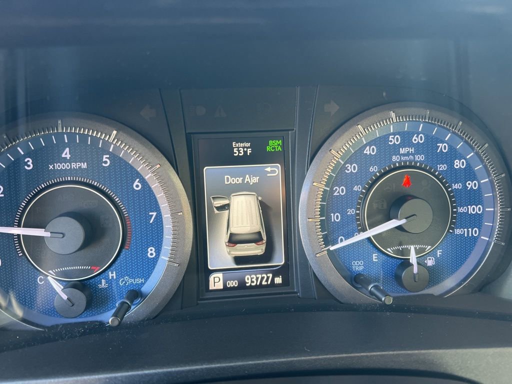 Used 2018 Toyota Sienna XLE w/ XLE Navigation Package image 17