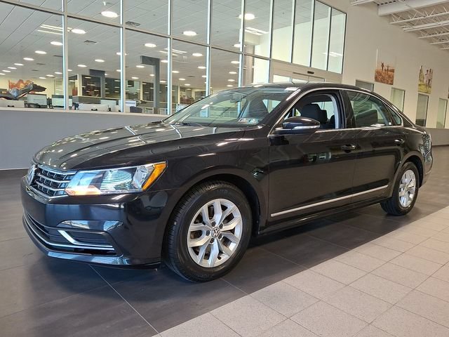 Used 2017 Volkswagen Passat 1.8T S FWD image 3