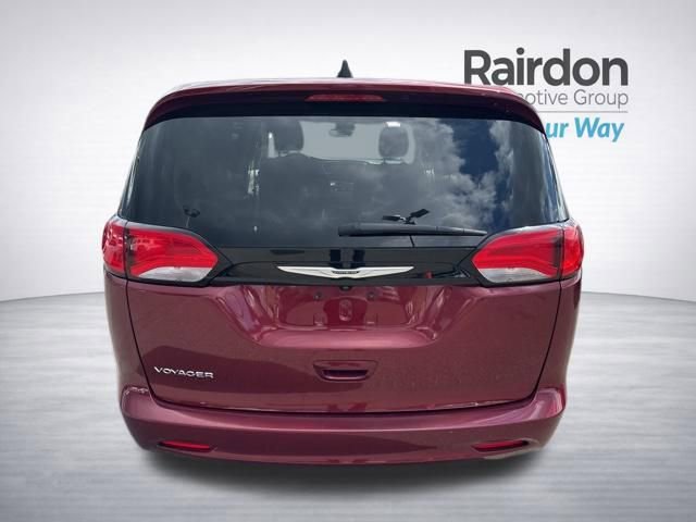 Used 2023 Chrysler Voyager LX FWD image 6