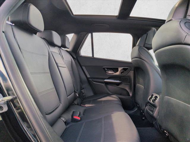 Used 2025 Mercedes-Benz GLC 300 4MATIC image 20