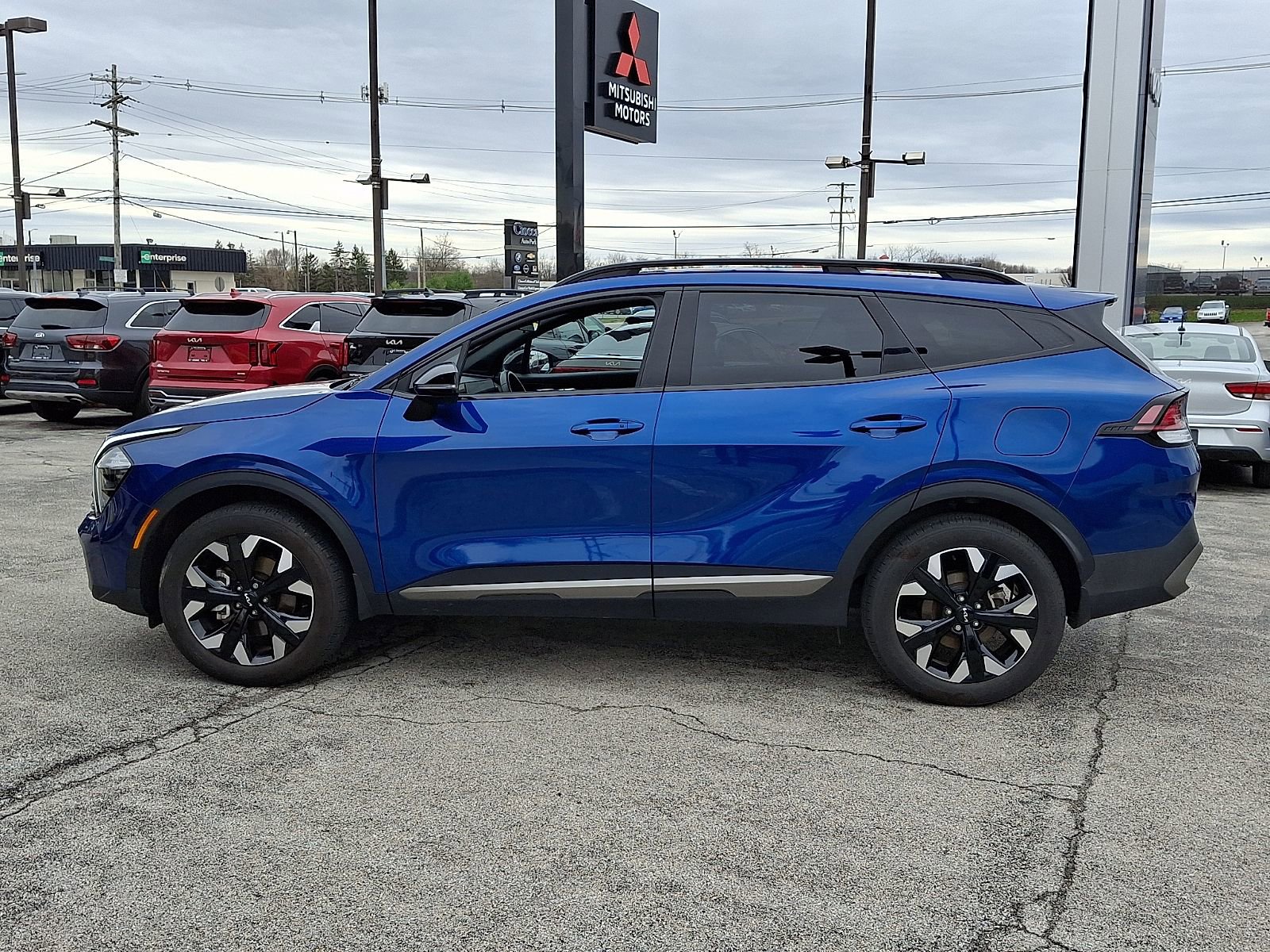 Used 2023 Kia Sportage X-Line w/ X-Line Premium Package image 4