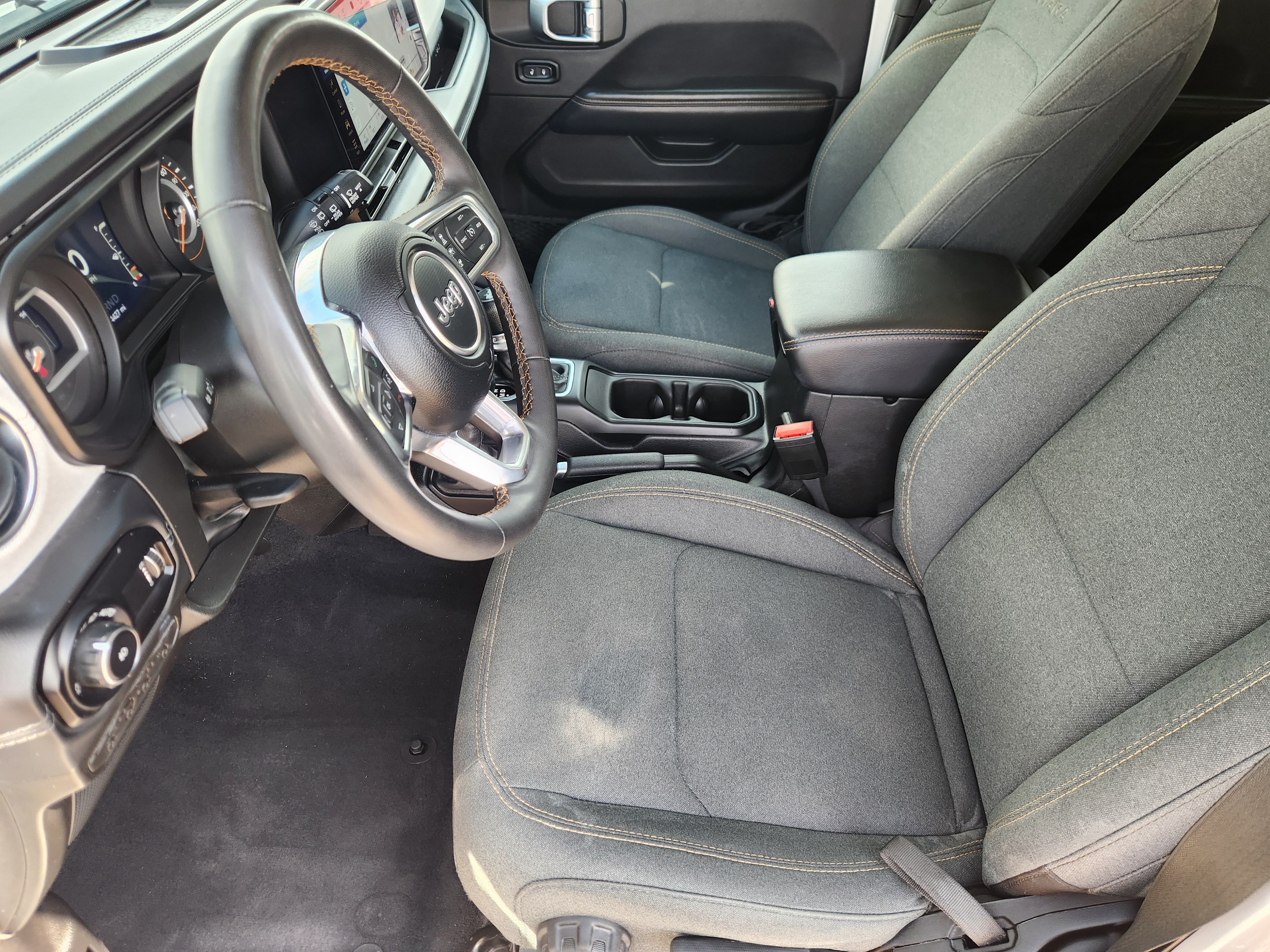 Used 2024 Jeep Wrangler Unlimited Sahara AWD/4WD image 13