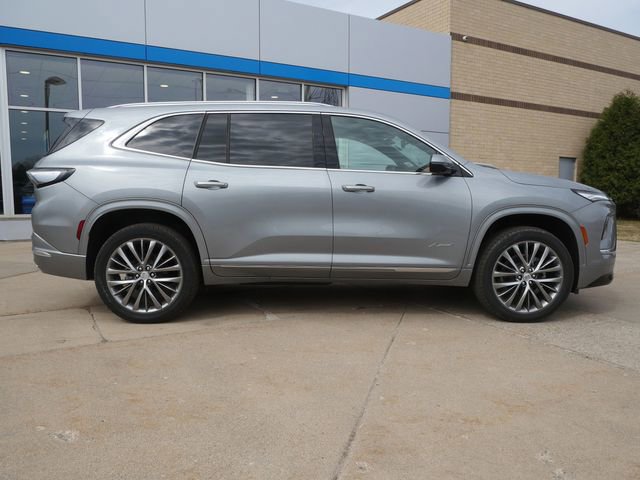 Used 2025 Buick Enclave Avenir AWD/4WD image 8