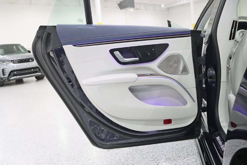 Used 2023 Mercedes-Benz EQS 580 4MATIC Sedan image 38