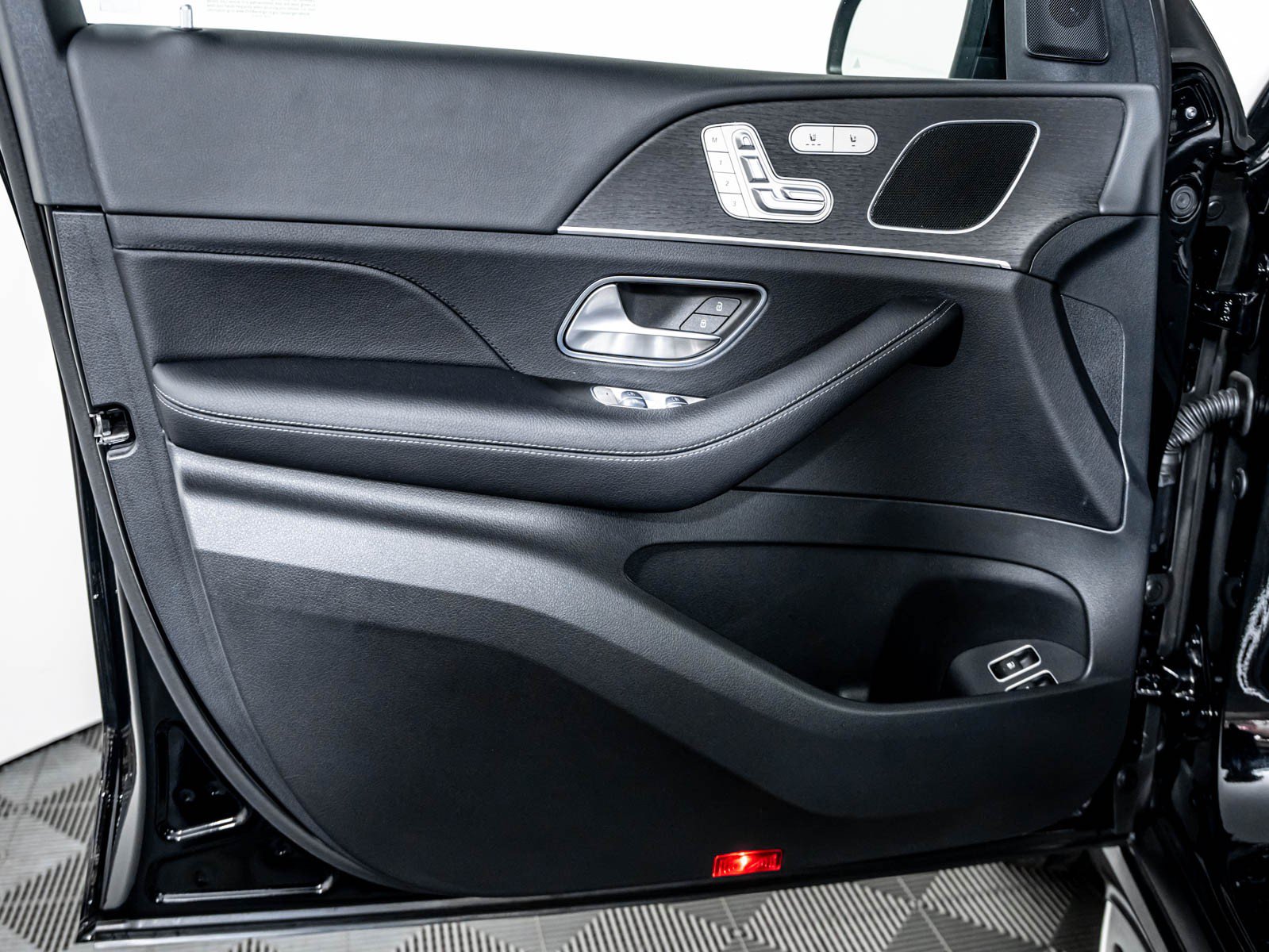 Certified 2025 Mercedes-Benz GLE 450e 4MATIC image 20