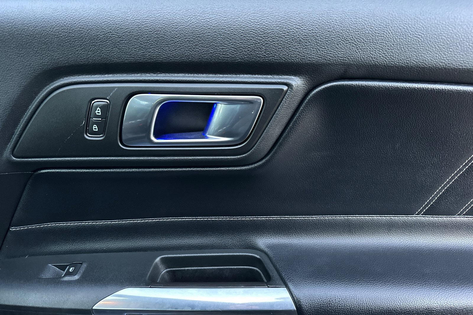 Used 2021 Ford Mustang Premium image 17