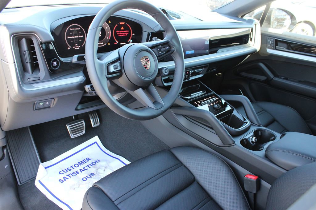New 2025 Porsche Cayenne S AWD/4WD image 4