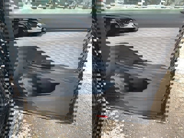 Used 2022 Volkswagen Taos S image 27