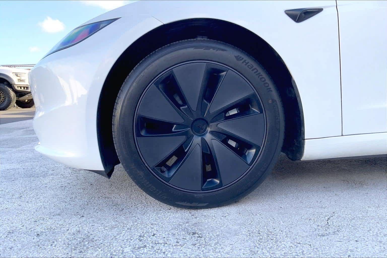 Used 2024 Tesla Model 3 Standard Range RWD image 8